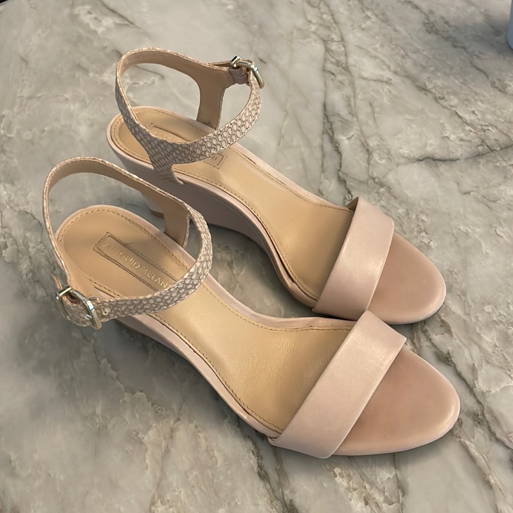 Antonio Melani sandal wedge womens size 7M.